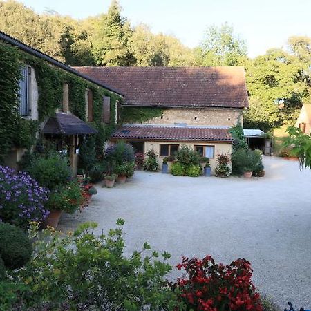 Отель La Ferme Fleurie Ла-Рок-Гажак Экстерьер фото
